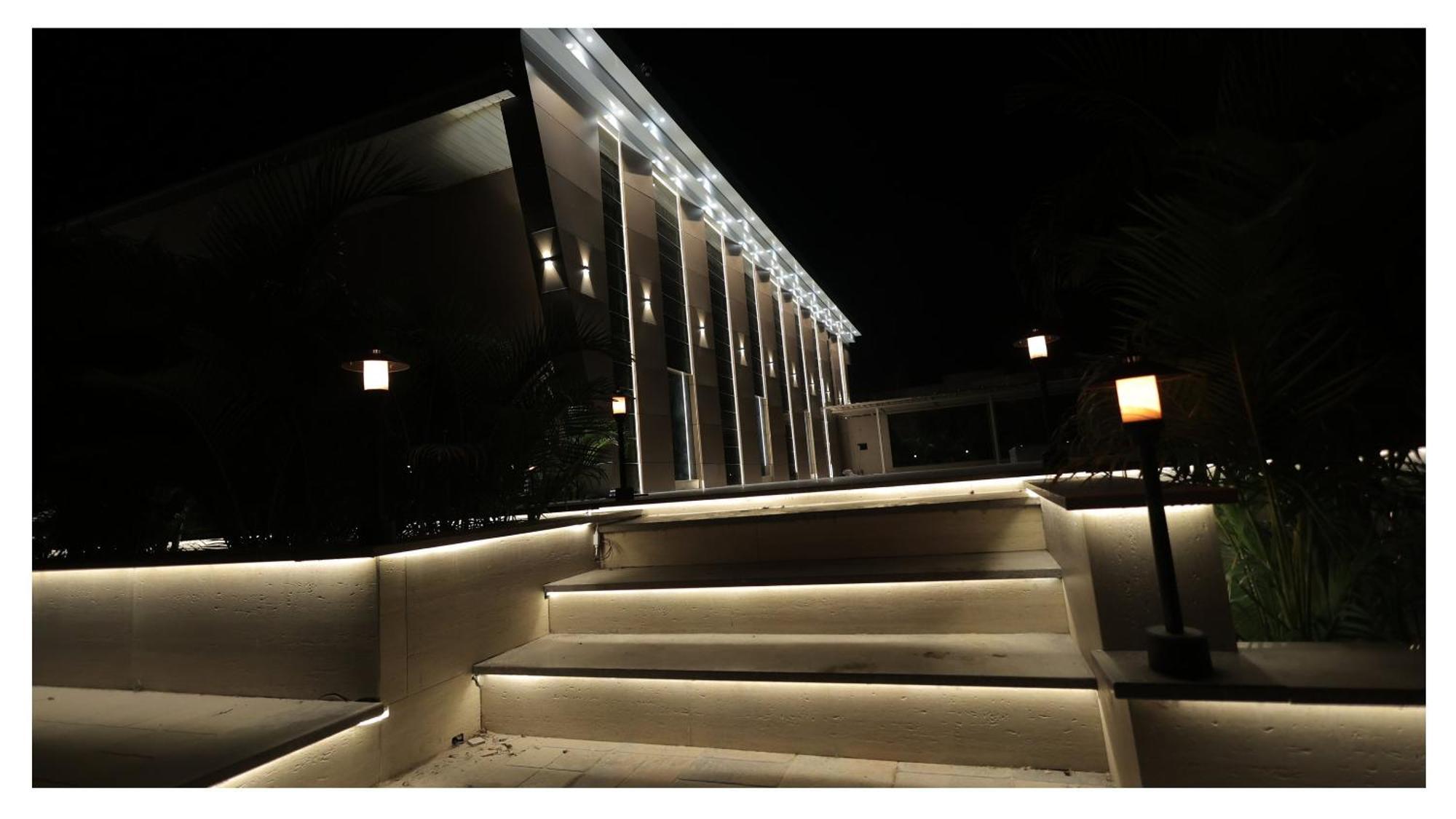 The Riverside Inn Vidisha Esterno foto