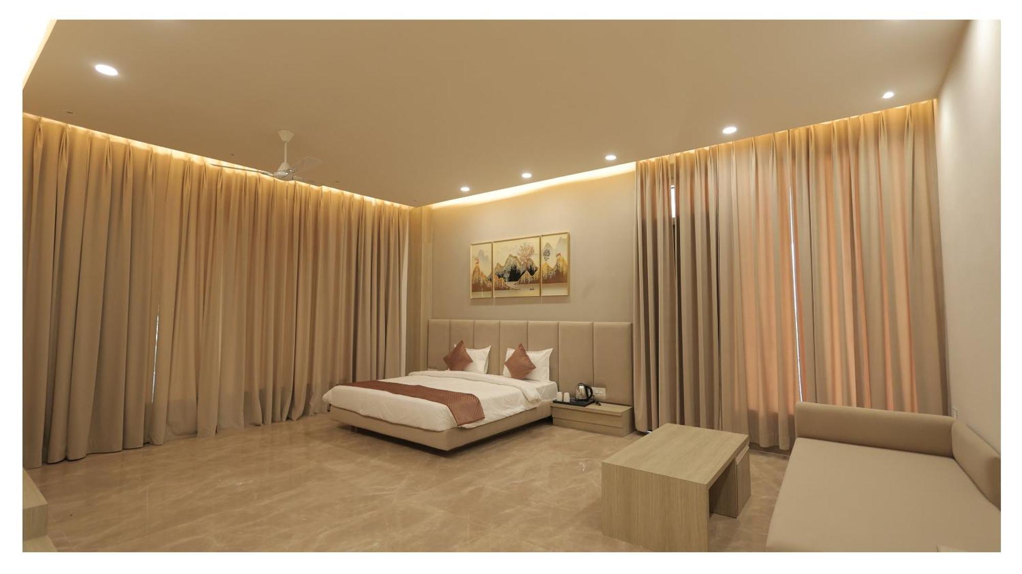 The Riverside Inn Vidisha Esterno foto
