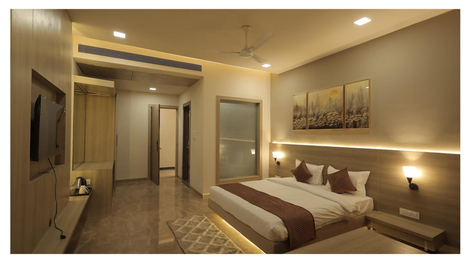 The Riverside Inn Vidisha Esterno foto